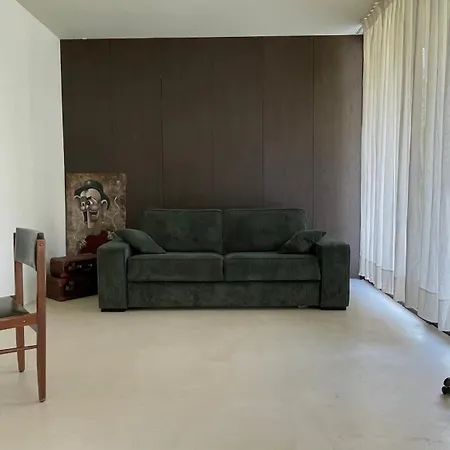 Privee Dans Maison D'architecte Face Foret *
