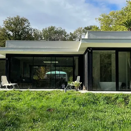 Privee Dans Maison D'architecte Face Foret