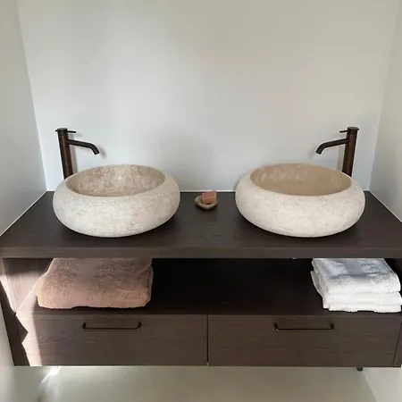 Privee Dans Maison D'architecte Face Foret *
